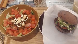 Tasty taco bowl, and burger at LOVE Pacific Cafe in Nagoya