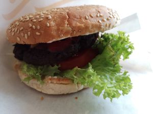 Burger chef at Loving Hut - St. Hanshaugen in Oslo