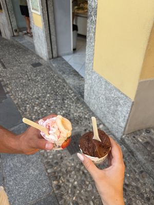   at Gelateria del Borgo  in Bellagio