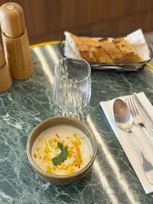 Starter at John Silver Original Bistroffee in Marseille