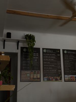 cute bowls 100% plant based, they also have sandwiches, avocadotoast and more:)  at PLANT SHACK    in Mallorca