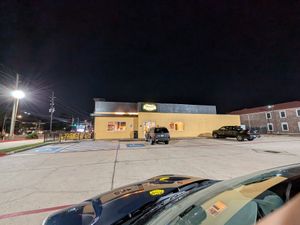 Outside at Trill Burgers  in Spring