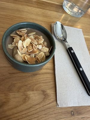 Crème de sarrasin au café et caramel de dattes au miso (délicieux)  at Chardon  in Angers