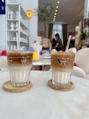 Iced coffee with oat milk   at FÉLA in Munich