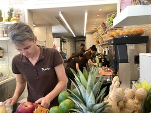 Making the juice at Tamara in Athens