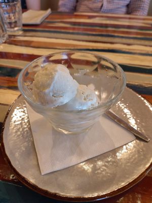 Dessert: vegan ice cream at Sapori Sardi in Woerden
