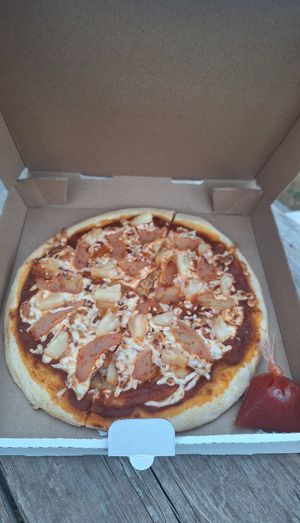 ¡Pizza Honolulu! Versión individual 🍕✨️🌱 at Raices in San Andres Cholula