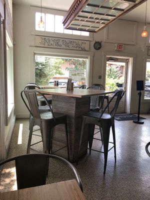 Dinning area  at Seed - Faubourg Lafayette in New Orleans