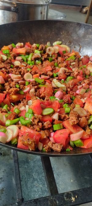 Salteado de verduras con carve at Tattva in Pasto