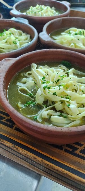 Crema verde con tallarines at Tattva in Pasto