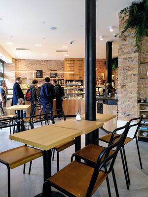 Eat-in space at Land & Monkeys - Père Lachaise   in Paris