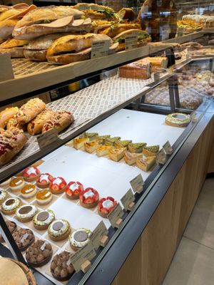  at Land & Monkeys - Père Lachaise   in Paris