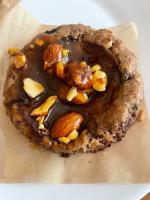  at Land & Monkeys - Père Lachaise   in Paris