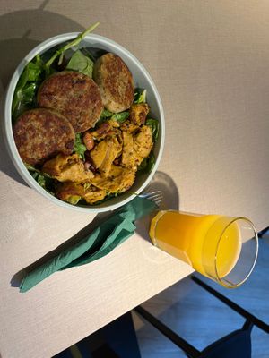 Knödelgestöber at Katzentempel Berlin Mitte in Berlin