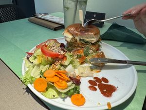 Crispy No Chicken Burger.  at Katzentempel Berlin Mitte in Berlin