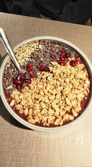 Acai vanilla bowl at Katzentempel Berlin Mitte in Berlin