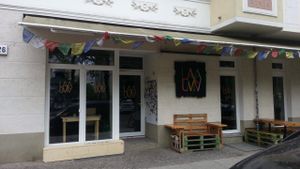 outside when closed at Laauma in Berlin