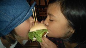 Oatburgers are great here! at El Rastrel Etic Cafe in Salamanca