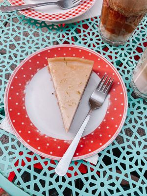 Lemon Cheesecake at What The Cake in Strasbourg