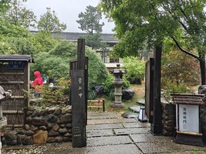 Street view at Qing Chun by Perma - 慶春樸門 in Hangzhou