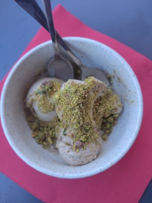 Don't miss the vegan pistachio ice cream ❗ at El Pirata in La Linea De La Concepcion