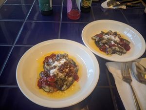 Poppy Seed Noodles

They split it in two for us, very nice! at FatCat Delikatessen in Bratislava