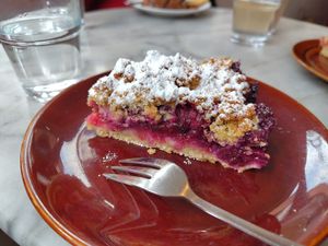 Apple berry crumble at Filter Koffie - En Lunchbar in Mol