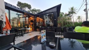  at Books@cafe in Amman