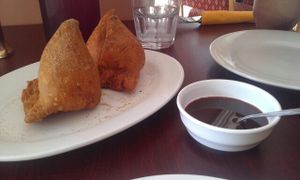 samosas and tamarind sauce at Food O'Clock Cafe in Bendigo