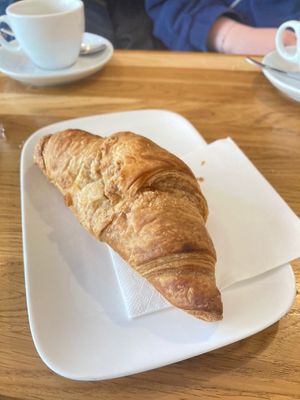Veganes Croissant (mega gut)  at Cafe Josefina in Munich