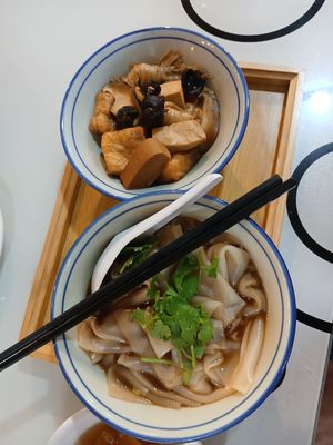 Kway chap (add noodle) at Peace Vegetarian - Tai Seng in Central Singapore
