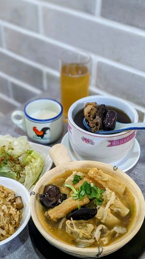 Vegan Yellow Wine Mushroom Pot, Black Bean with Red Date Soup, Homemade Yam Rice at Peace Vegetarian - Tai Seng in Central Singapore