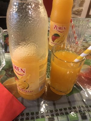 Ethiopian mango juice  at Hidmona in Dijon