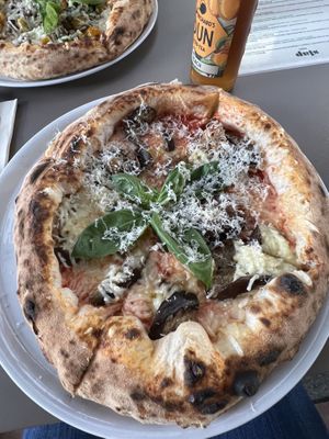 Mit Aubergine   at Slap Pizza in Frankfurt