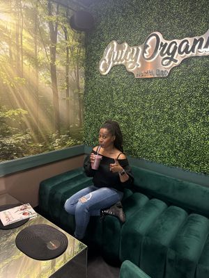 One of the staff offered to take my picture😄 at Juicy Organics in Madison