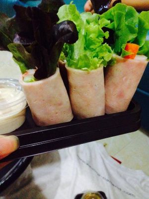They have a lot non-vegetarian food with ham, shrimps and crab sticks at Mr Salad in Phuket