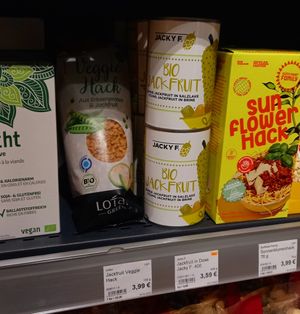 special fleischersatz, der nicht gekühlt werden muss at Veggihaus in Bochum