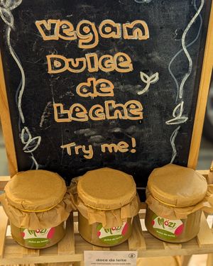 Vegan dulce de leche made with homemade condensed milk 🌱 at Mozi Bakes - Pop Up in Amsterdam