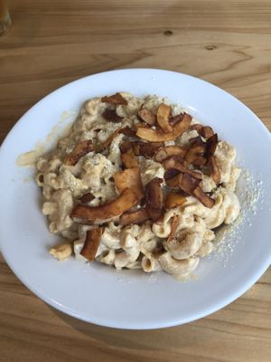 Amazing mac and cheese! Did not expect the coconut flake bacon to be so good at Seedz Cafe in St Louis