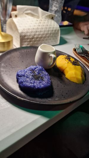 Mango sticky rice at Moonhut Beach Restaurant in Koh Samui