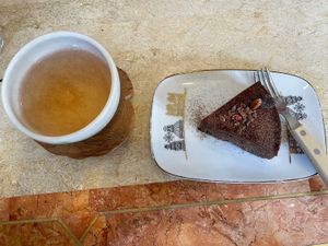 Green tea & choccy cake at Kitten Company in Kyoto