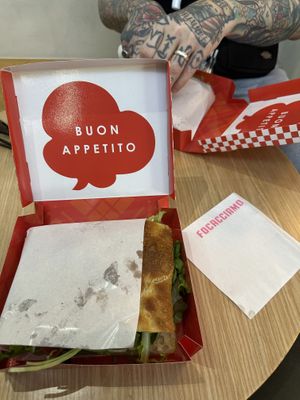 “Vegan Tuna” option   at FOCACCIAMO in Osaka