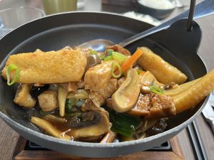 Marmite de tofu & supplement tofu croustillant 🌱   at Dao Guo in Mons