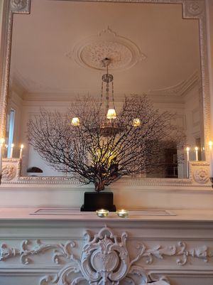 Mirror at Em Carne Viva in Porto