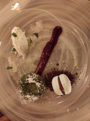 Doce de menta e caipirinha at Em Carne Viva in Porto