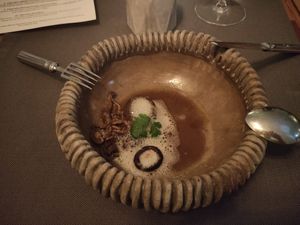 Bulhão Pato mushrooms at Em Carne Viva in Porto