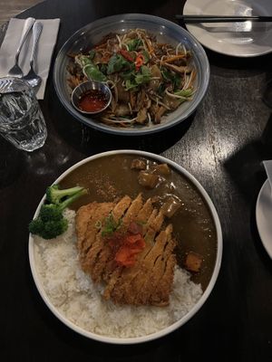 The Japanese curry was ok, but the Pad Se Ew was good (though a bit oily). Although the selection of options at the restaurant is great, the prices are a bit too high in my opinion at Brother Bon in Northcote