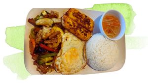 fried tofu and vegetable with lemongrass  at VegeViet  in Turku