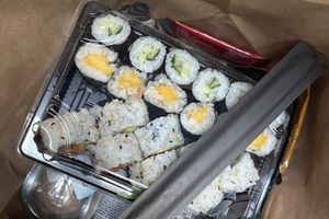 Mango, avocado, cucumber rolls  at Donroll's in Région Wallonne