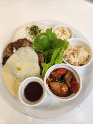 Hamburger plate at MIMI - Vegan Sweets & Restaurant in Kyoto